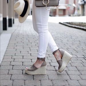 🐰🌸Marc Fisher Gray Suede Espadrille Wedges